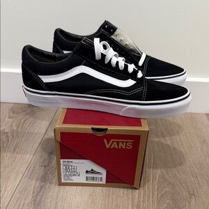 Vans Old Skool Black and White Sneakers UNISEX